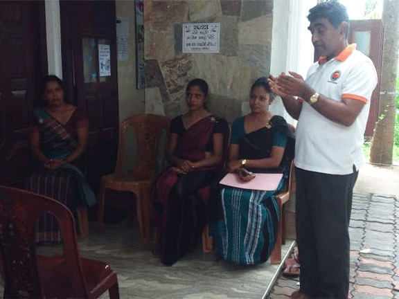 Educating families of migrant workers haputhale