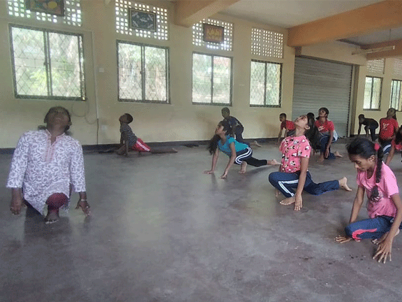 yoga training program hippola